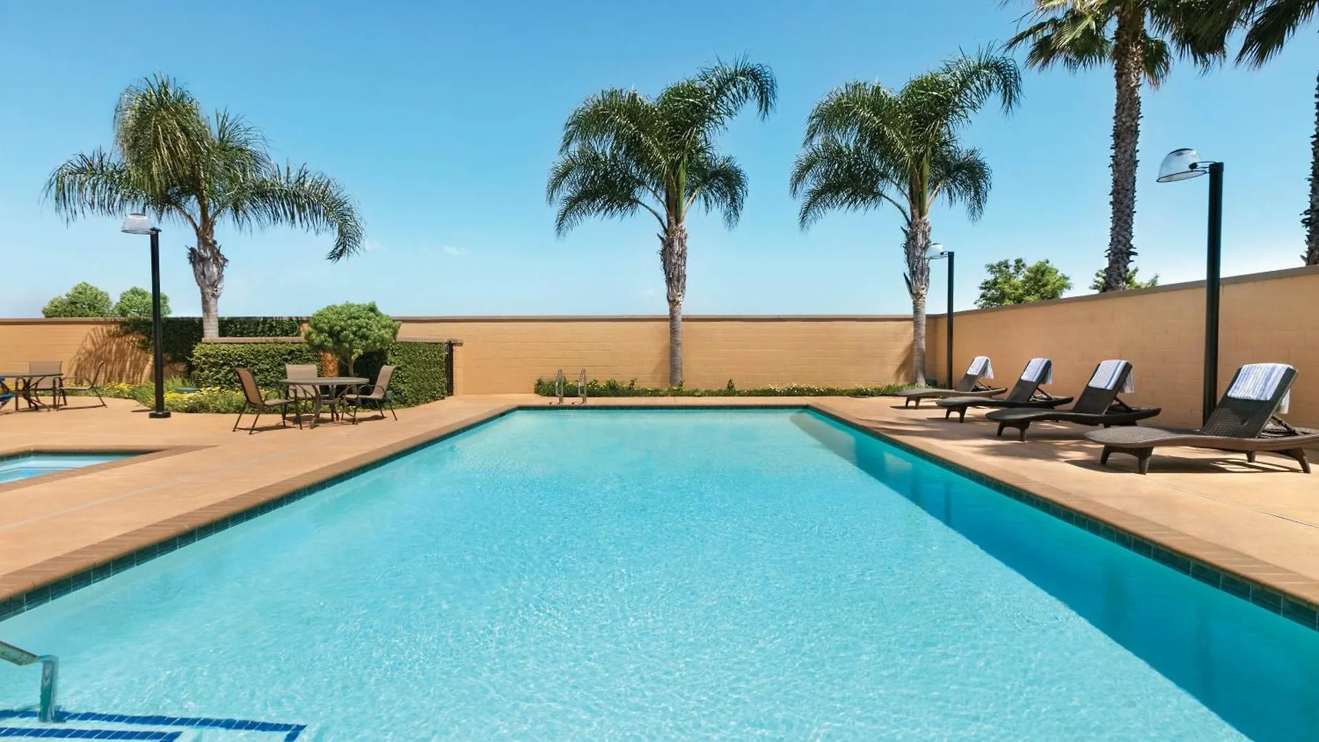 Four Points By Sheraton Sacramento Airport